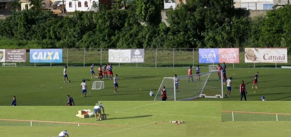 Guto Ferreira comanda treino tático com elenco do Bahia no Fazendão