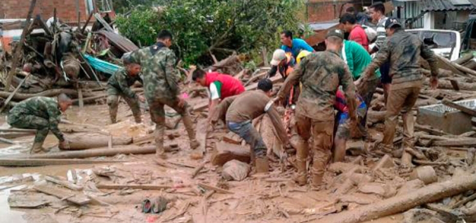 Número de mortos em avalanche na Colômbia já ultrapassa 320