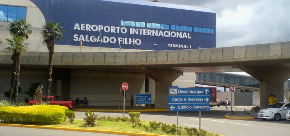 Mulher morre em voo da Avianca com destino a Porto Alegre