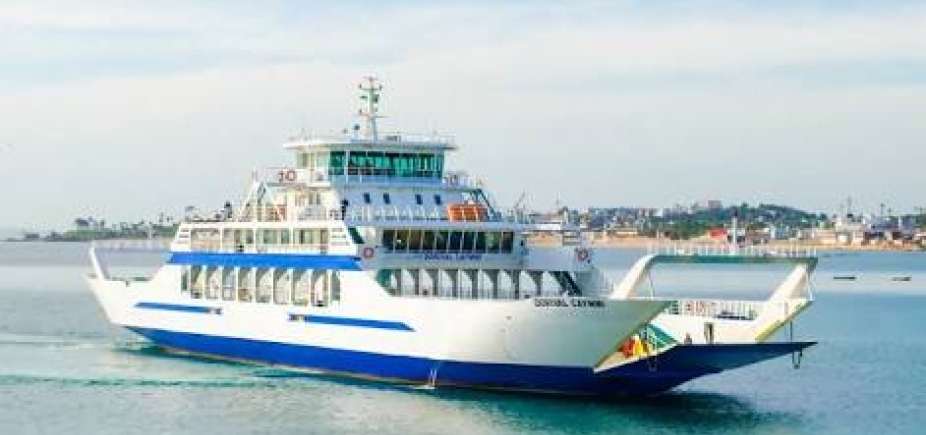 Espera para embarque no ferry-boat é de 1h30; embarcação extra está em operação