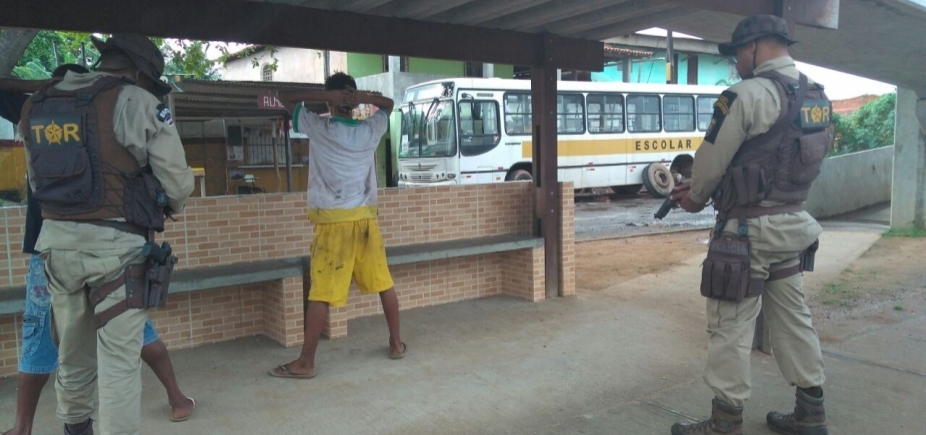 Simões Filho: foragido por suspeita de homicídio é recapturado durante operação