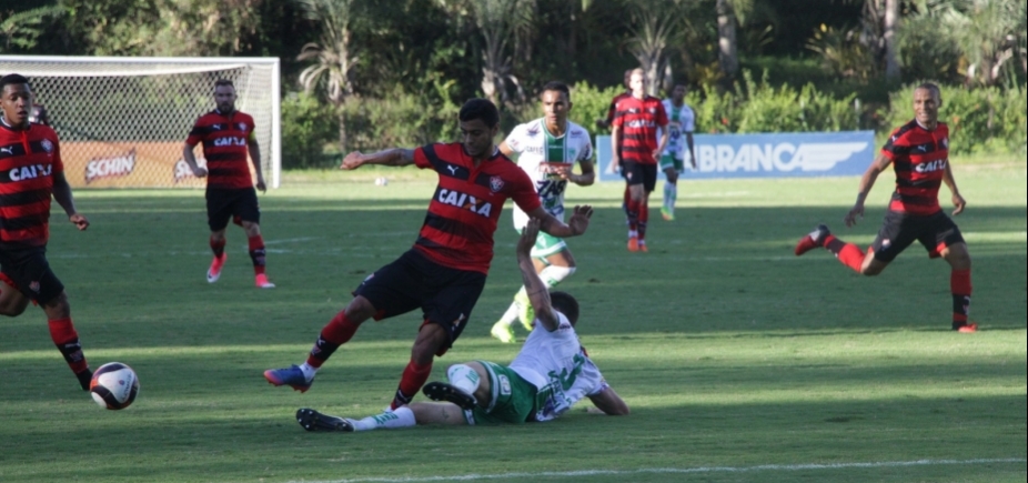 Vitória toma sufoco, mas arranca empate no fim contra o Conquista pelo Baianão