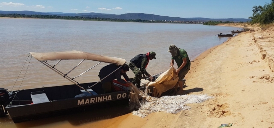 Mais de 10 mil metros de rede de pesca são apreendidos em Ibotirama; Pescadores são multados