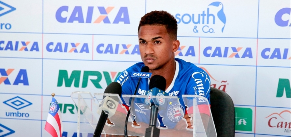 Lateral do Bahia critica violência no Ba-Vi: \'Somos jogadores de futebol e não lutadores\'