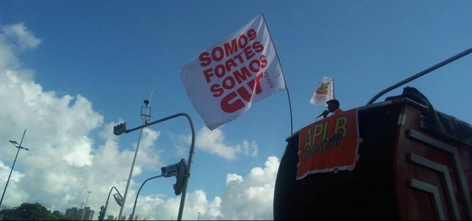 Centrais Sindicais marcam manifestação no Farol da Barra nesta segunda-feira