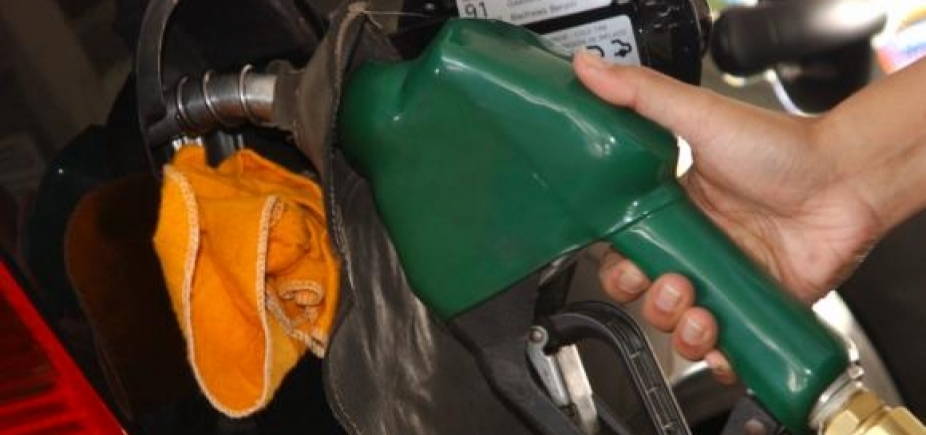 Gasolina tem reajuste de R$ 0,53 em Salvador