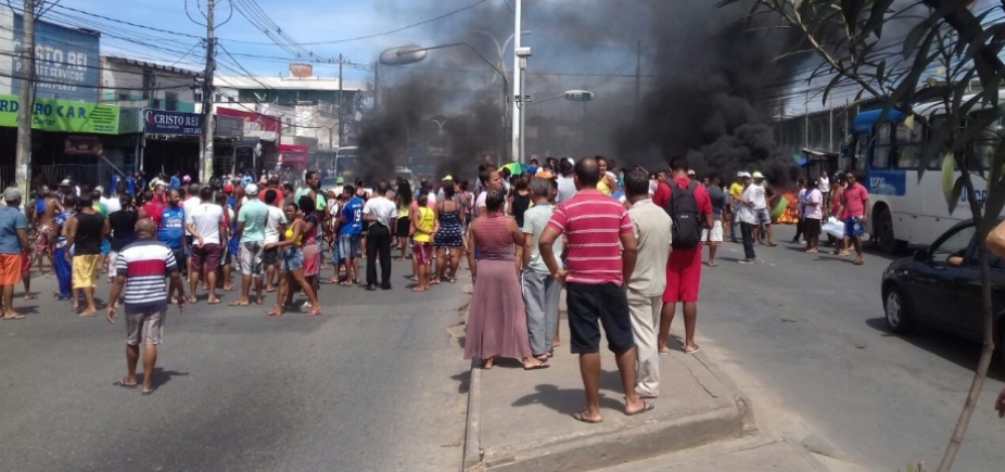 Manifestantes bloqueiam via e trânsito fica complicado em São Cristóvão