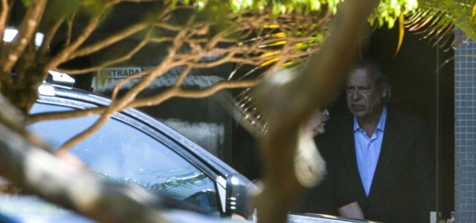 Após decisão do STF, Moro determina que José Dirceu use tornozeleira eletrônica