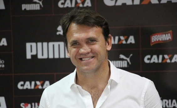 Agora gerente, Petkovic ressalta importância de dar experiência ao elenco do Vitória