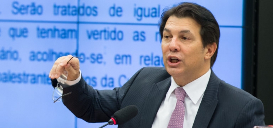 Maia volta atrás e decide incluir agentes penitenciários na reforma da Previdência