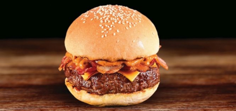 Anvisa proíbe venda de hambúrguer de 2 empresas envolvidas na Carne Fraca