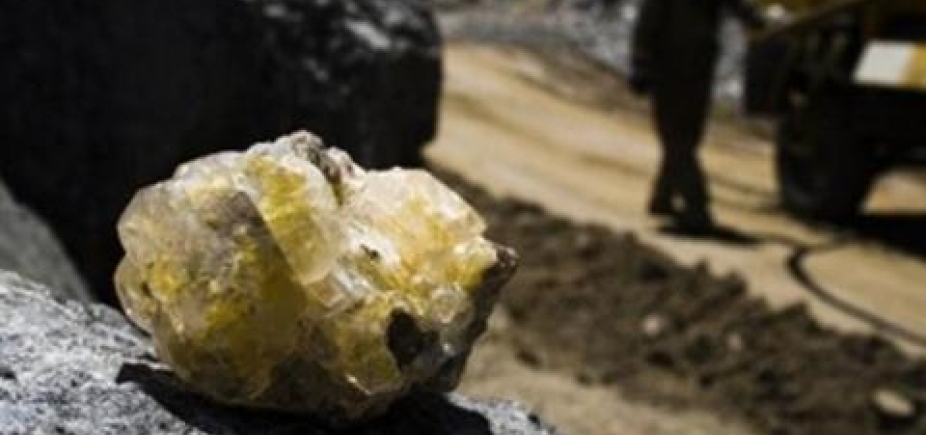 Brasil negocia para Argentina exportação de urânio metálico 