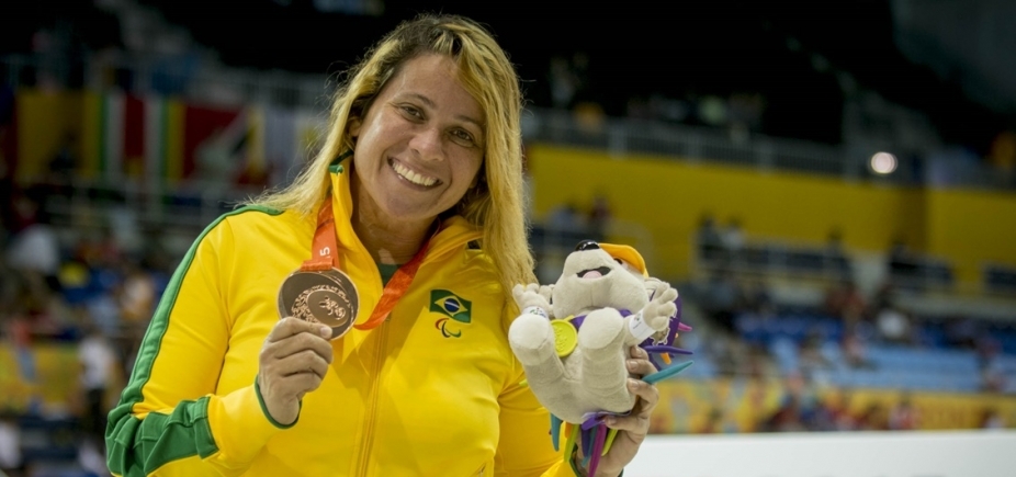 Nadadora paralímpica Verônica Almeida é internada após ter convulsões 