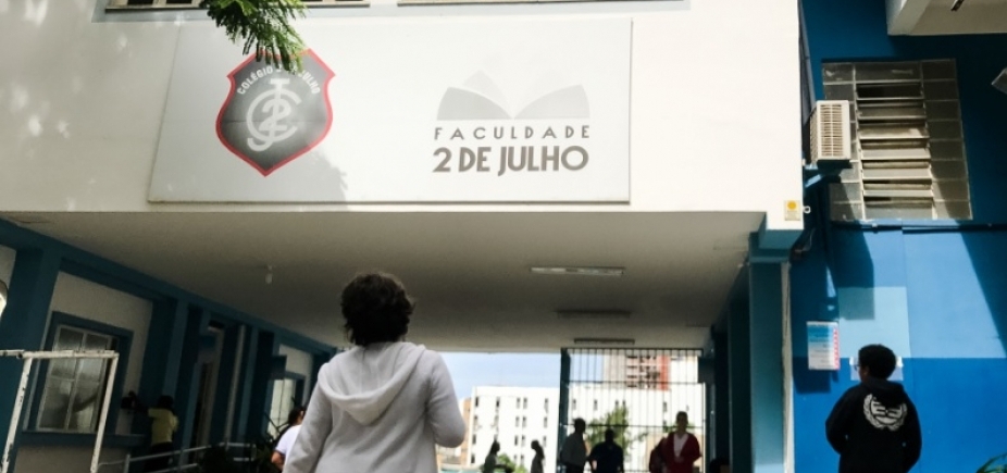 Colégio e Faculdade 2 de Julho acumulam dívidas trabalhistas; diretor faz promessa