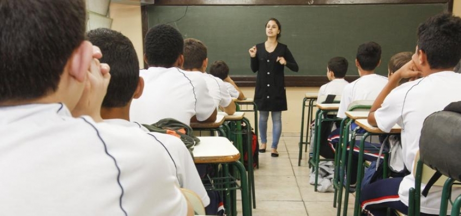 Provas para contratação de professores da rede estadual acontecem neste domingo