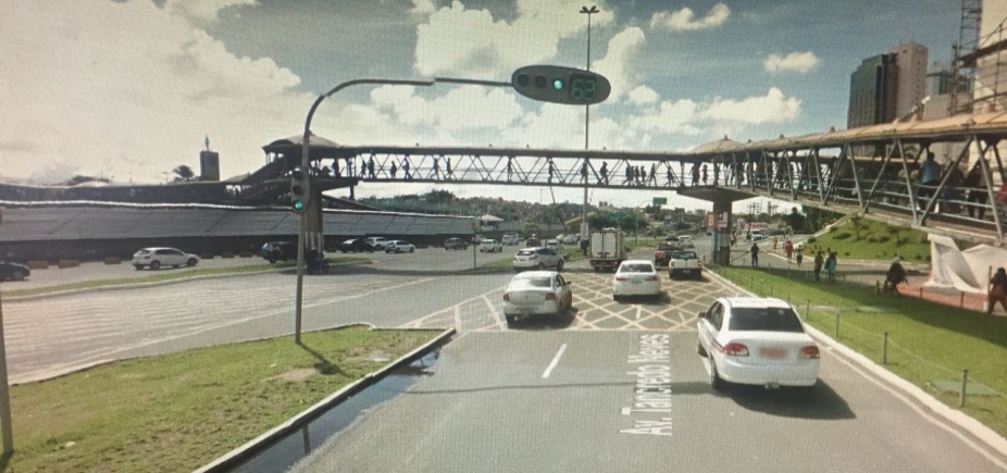 Mulher é morta a facadas na passarela do Iguatemi