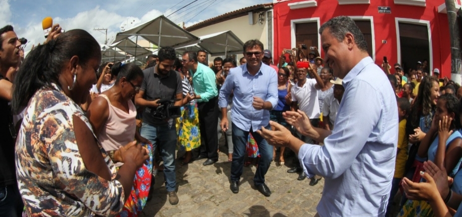 Rui Costa entrega sistema de abastecimento de água em Santa Terezinha