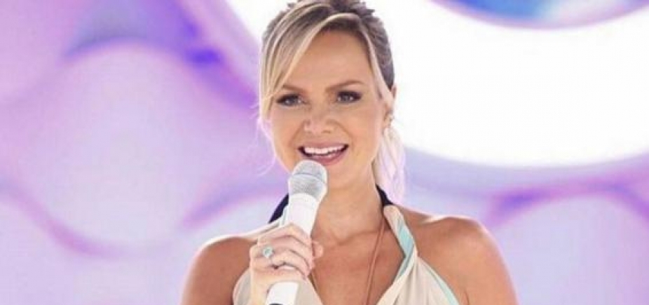 Apresentadora faz cirurgia para não perder bebê; entenda