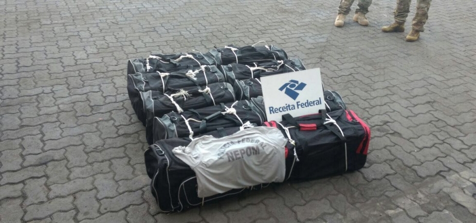 PF e Receita apreendem quase 279 kg de cocaína no porto de Salvador 