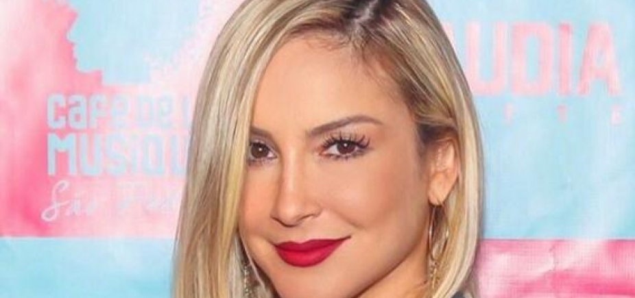 Claudia Leitte relata dificuldade em novo álbum: \'Não quero que meu trabalho esteja na moda\'