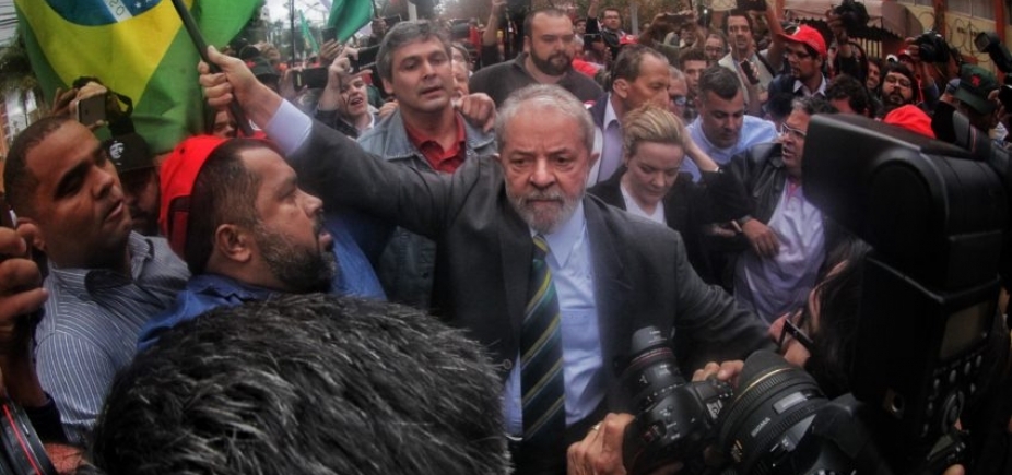 Depoimento de Lula ao juiz Moro já dura mais de quatro horas