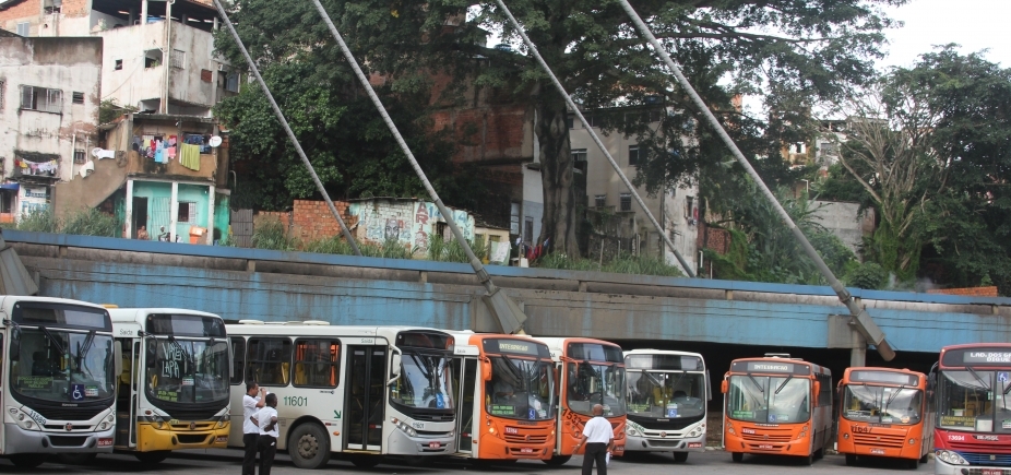 Rodoviários aprovam estado de greve e podem parar na próxima terça