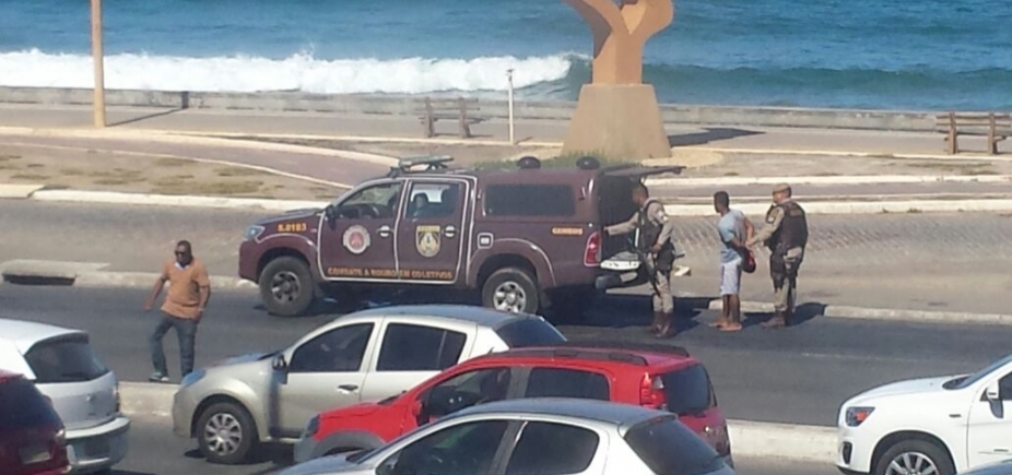 Vídeo flagra momento em que suspeito de assalto é detido pela PM; veja