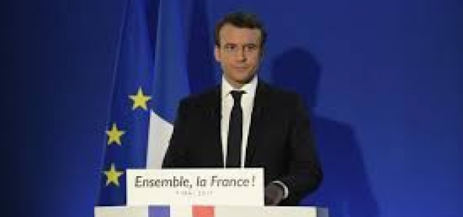 Macron toma posse como presidente da França