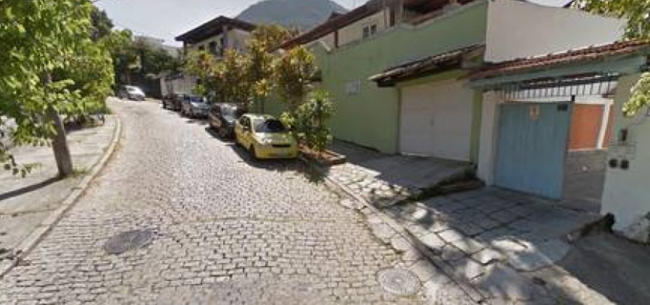 Bandidos invadem casa e roubam acervo de cantor e compositor no Rio de Janeiro