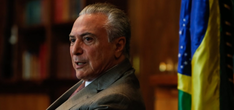 Temer parcela dívida de Estados e municípios com o INSS por apoio a reforma