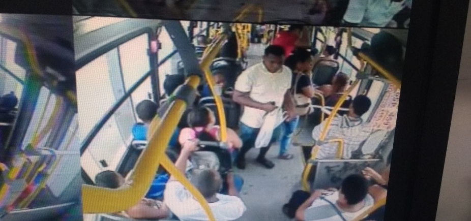 Polícia divulga imagens de suspeito de matar jovem após assalto a ônibus na Avenida Luiz Viana Filho