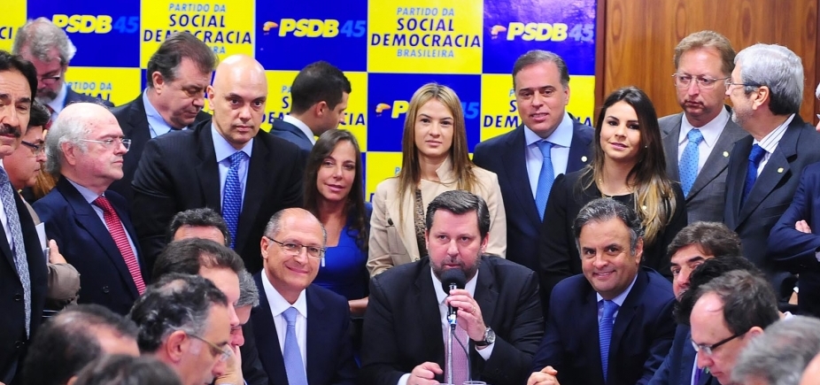 PSDB convoca reunião de emergência para decidir se retira apoio à Temer