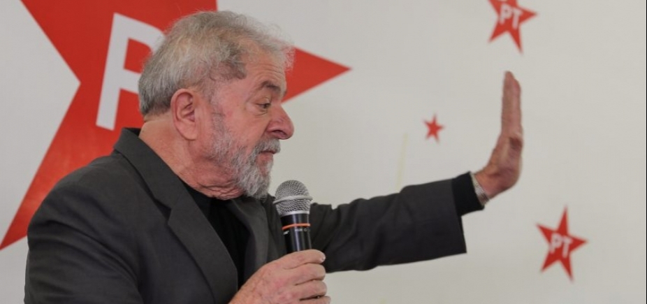 Lula é denunciado na Lava Jato por caso envolvendo sítio em Atibaia