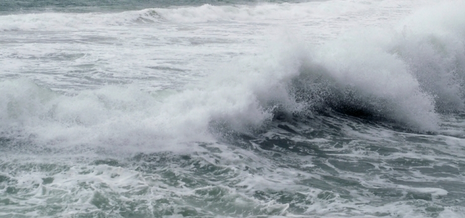 Litoral baiano deve ter ondas de até 3 metros, alerta Marinha 
