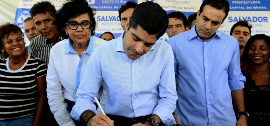 Neto assina ordem de serviço para construção de posto de saúde em Tubarão