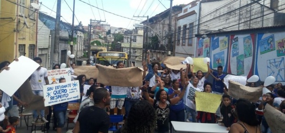 Estudantes pedem reabertura de escola na Ladeira da Soledade