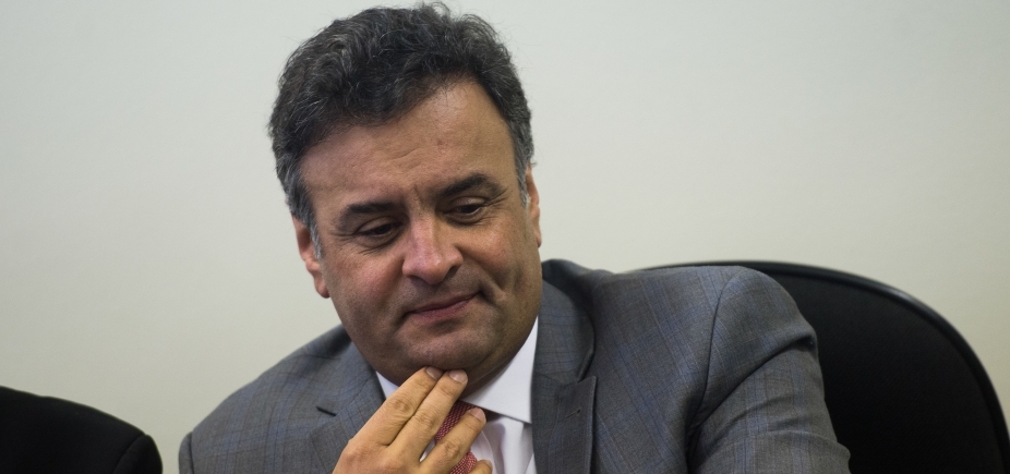Aécio Neves nunca usou bloqueador de celular encontrado pela PF, diz advogado