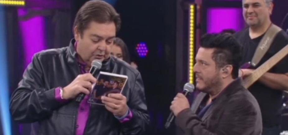 Climão! Faustão cria saia justa ao falar da Lava Jato com Bruno e Marrone; entenda