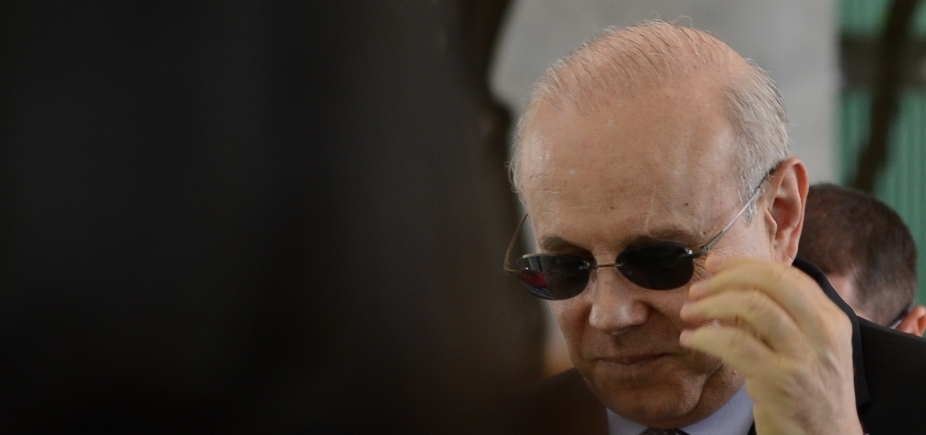 Conta não declarada de US$ 600 mil no exterior é reconhecida por Guido Mantega