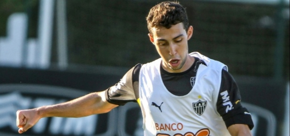 Volante ex-Atlético-MG acerta com o Vitória