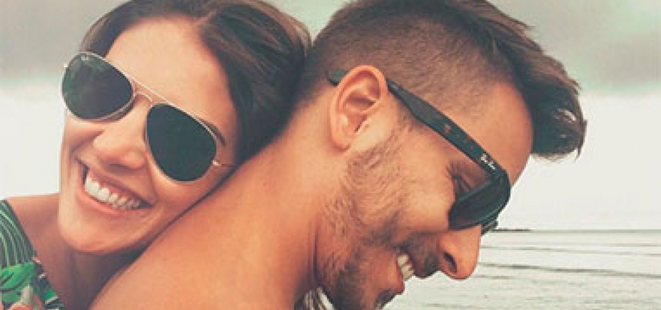 Cantor afirma que teve crises de pânico por ser chamado de gay 