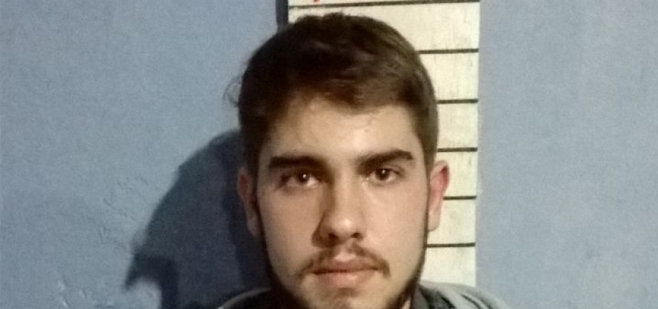 Após ser preso, jovem que 'aprendeu' Medicina assistindo série é encontrado morto