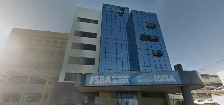 Estudantes processam faculdade após entrega de diploma que limita atuação na educação física