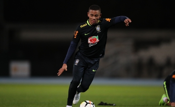 Tite testa escalação do Brasil para pegar Argentina com volta de Gabriel Jesus