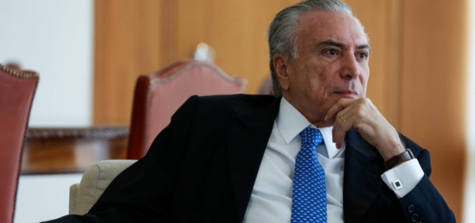 Joesley contradiz versão de Temer e diz que peemedebista ligou para falar sobre avião