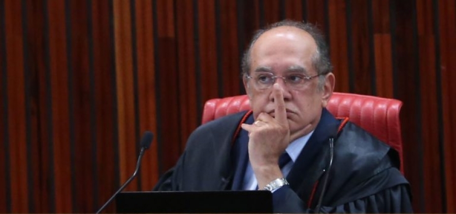 Gilmar Mendes vota contra e TSE rejeita cassação da chapa Dilma-Temer