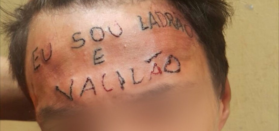 Homens são presos por tortura após tatuarem frase na testa de adolescente