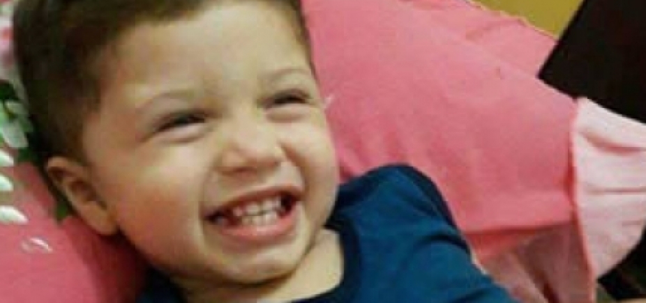Menino de dois anos morre ao ser atropelado acidentalmente pelo pai em Jucuruçu