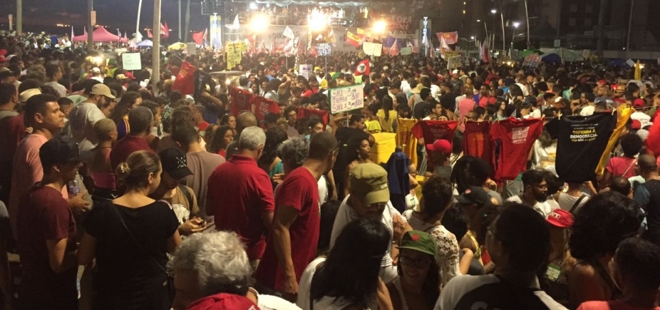 Ato político-cultural na Barra pede a saída de Temer e eleições diretas
