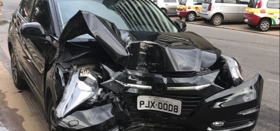 Deputado federal baiano sofre acidente de carro em Salvador